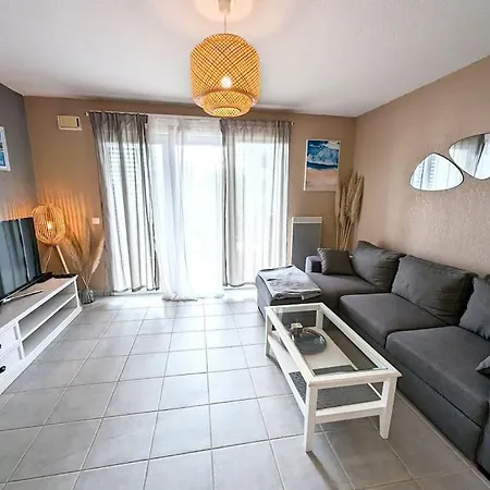 Reflet Yourhosthelper