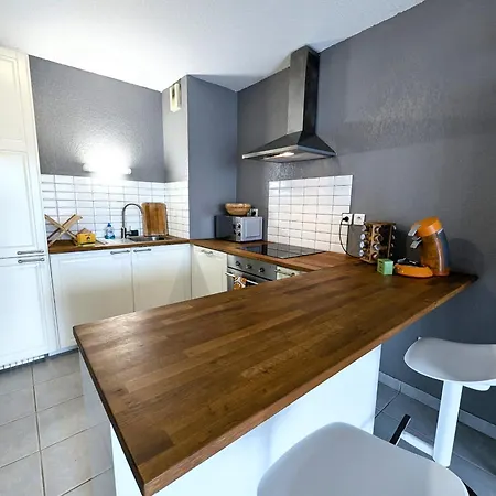 Reflet Yourhosthelper بايون